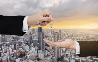 Ernakulam vs. Kochi: Key Real Estate Considerations for Investors & Buyers