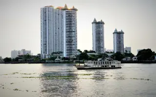 Kochi Waterfront Real Estate: Prime Locations, Legal Hurdles, and Investment Returns 2025