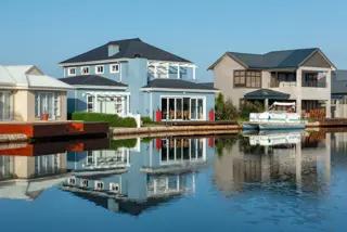 Luxury Housing Trends in Kozhikode: Gated Communities and Waterfront Properties - A 2025 Outlook