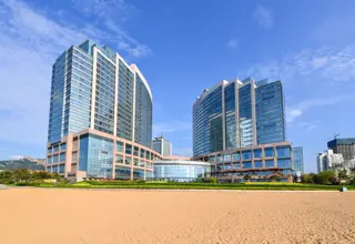 Raipur's Emerging Healthcare Hubs: Strategic Housing Opportunities Near Medical Facilities