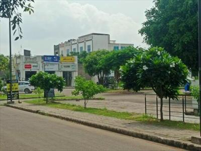 Shop / Showroom 4sale in DLF Hyde Park,Mullanpur Garibdass,New Chandigarh