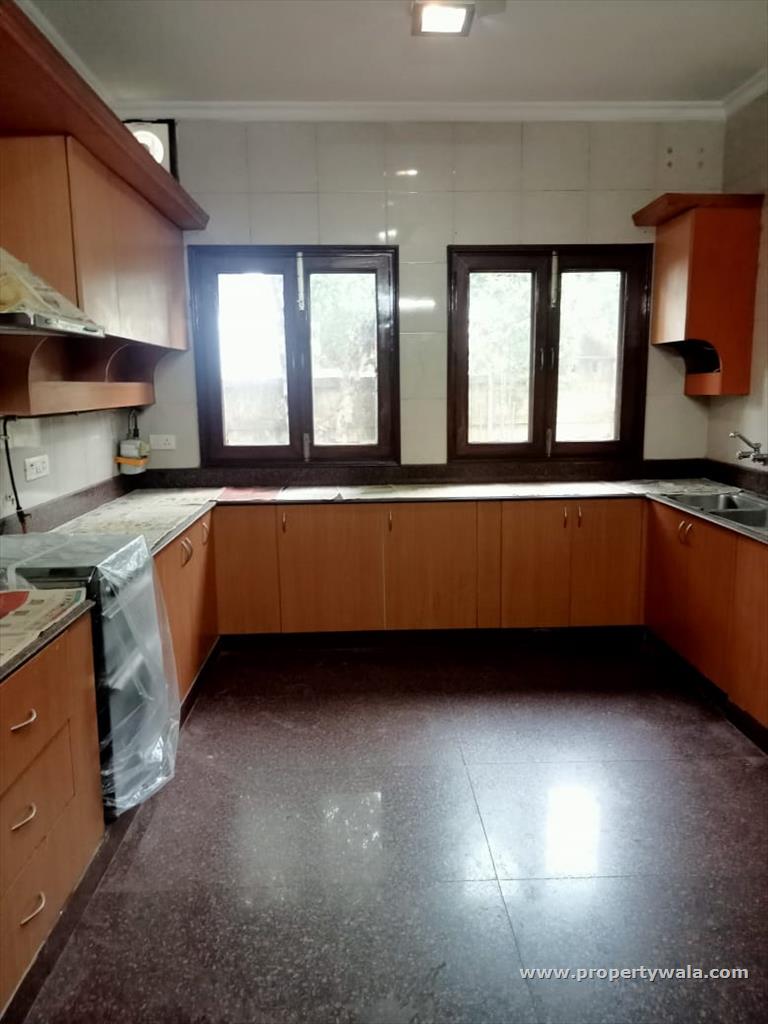 4 Bedroom Apartment / Flat for sale in Sundar Nagar, New Delhi