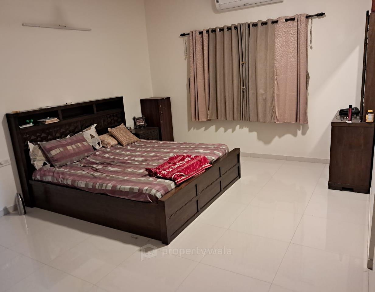 Master Bed Room