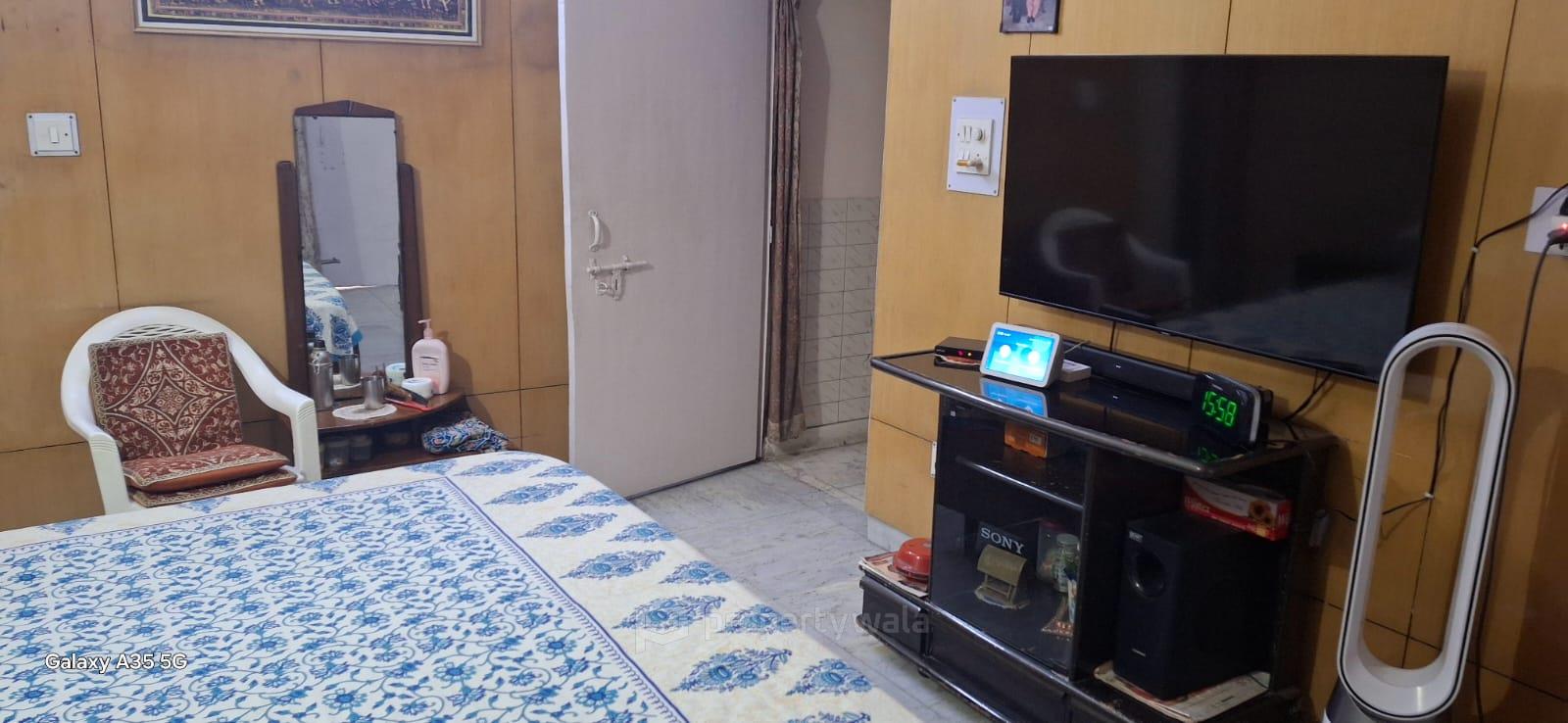 Master Bed Room