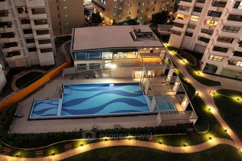 CLUB HOUSE