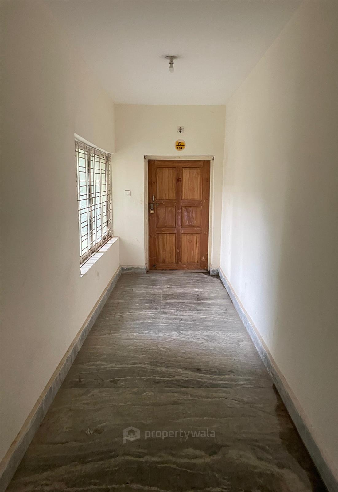 Corridor with extra space