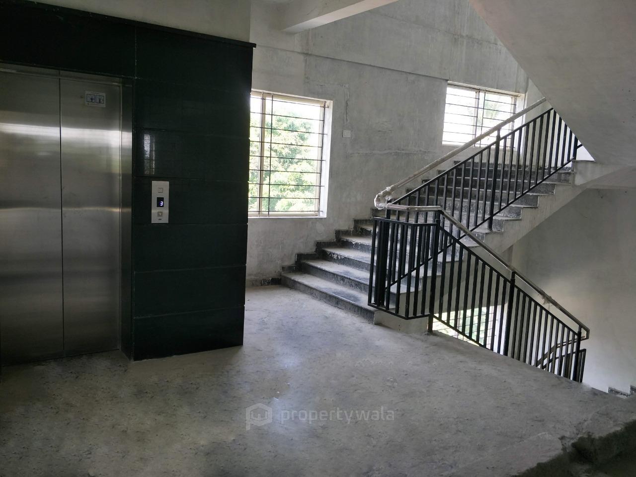 Lift & stairs