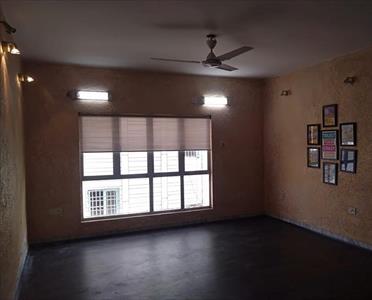 3 Bedroom Apartment for sale in Baliganj, Kolkata