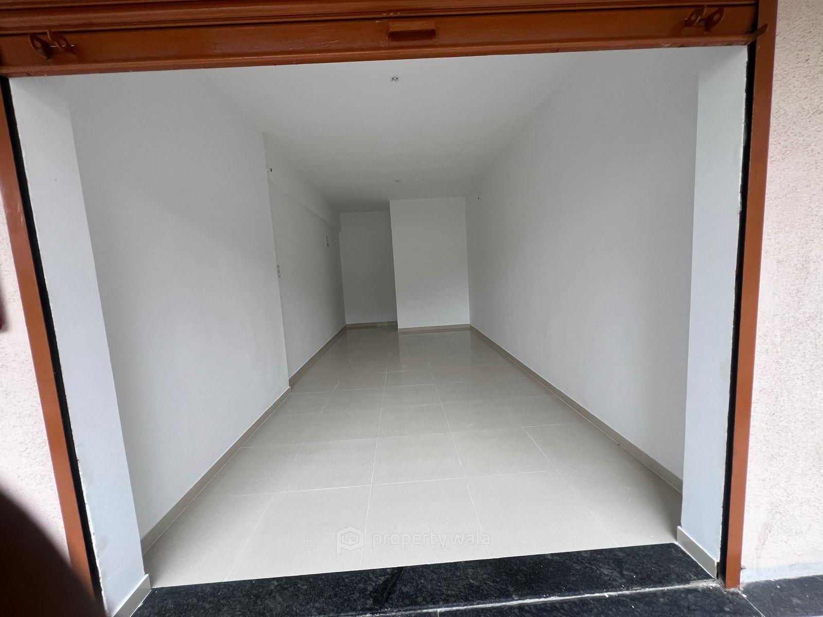 Commercial shop