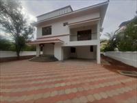 Individual luxurious 4bhk villa with private garden
