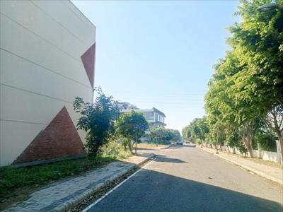 Land for sale in DLF Hyde Park, Mullanpur Garibdass, New Chandigarh