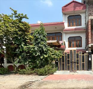 8 Bedroom House for sale in Sector Delta II, Greater Noida