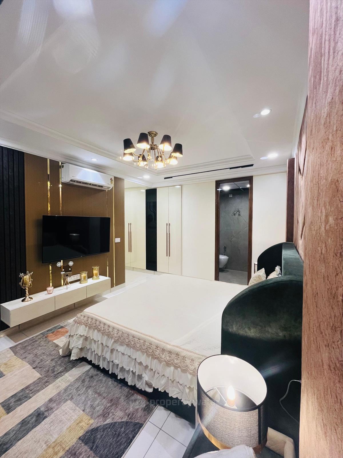 Master Bed Room