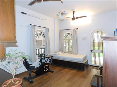 4 Bedroom Apartment for sale in Khar West, Mumbai
