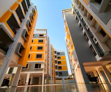2 Bedroom Apartment for sale in Chinar Park, Kolkata