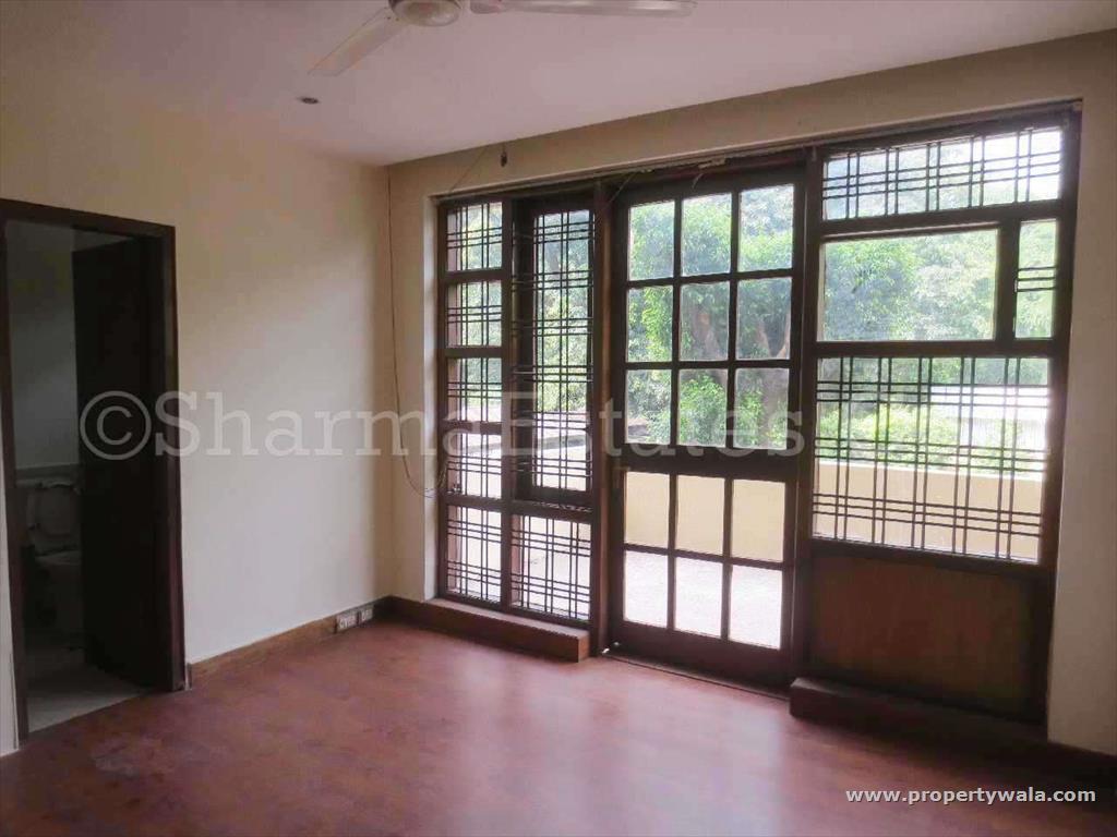 4 Bedroom Apartment / Flat for sale in Aurangzeb Road area, New Delhi