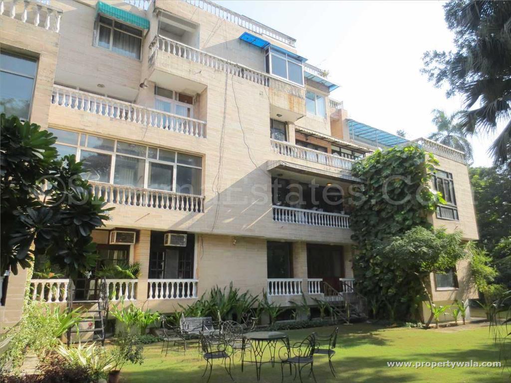 3 Bedroom Apartment / Flat for sale in Prithviraj Road area, New Delhi