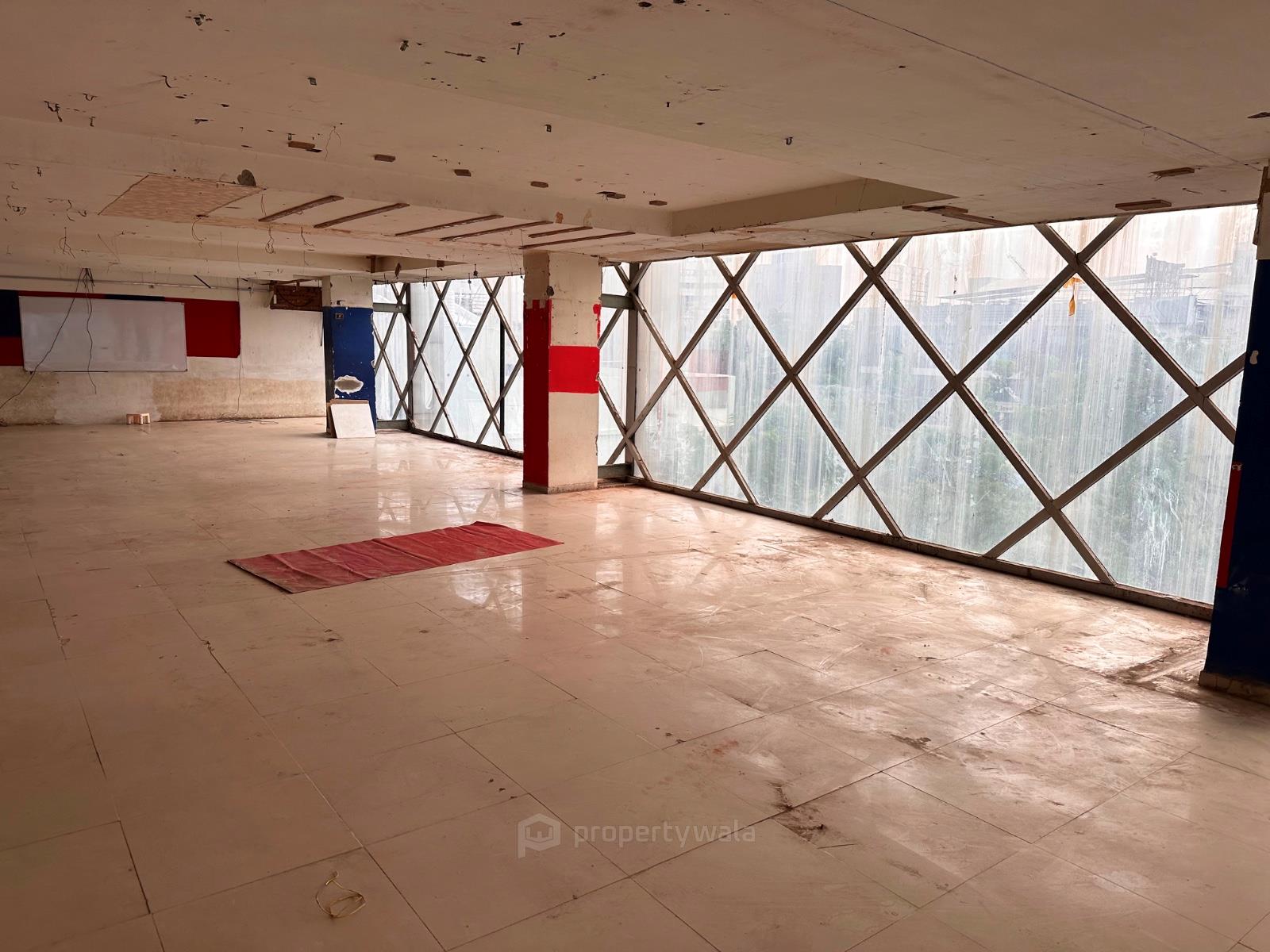 Bare Shell inner View