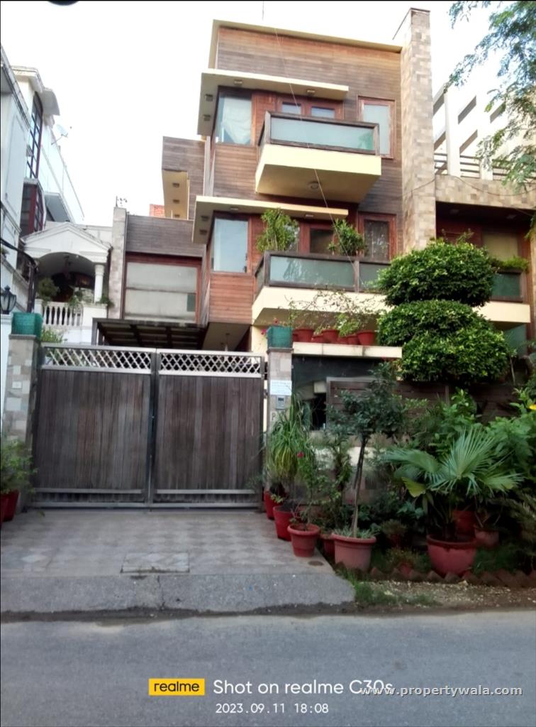 4 Bedroom Independent House for sale in DLF City Phase II, Gurgaon