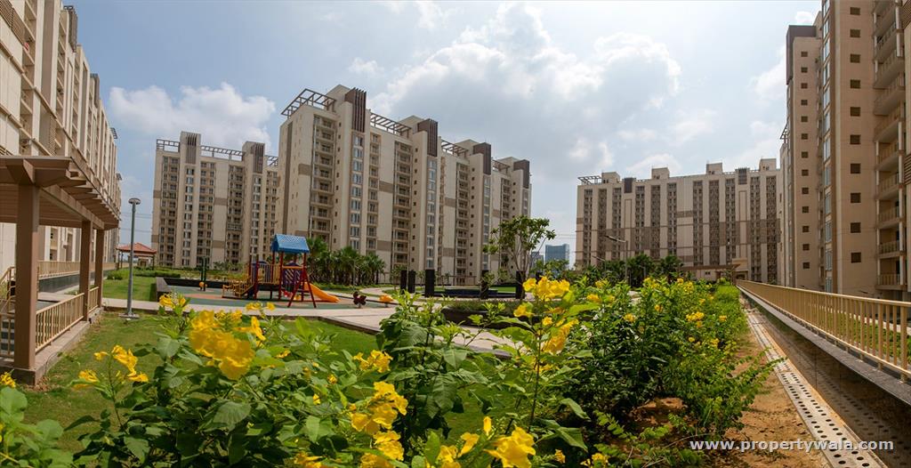3 Bedroom Apartment / Flat for sale in Emaar MGF Gurgaon Greens, Sector-102, Gurgaon